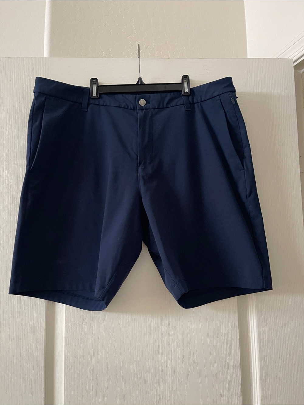 lululemon athletica Men's Navy Flat-Front Performance Shorts